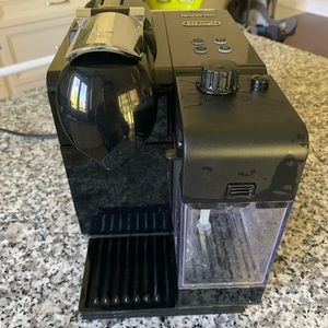 Nespresso deLonghi lattissima touch black